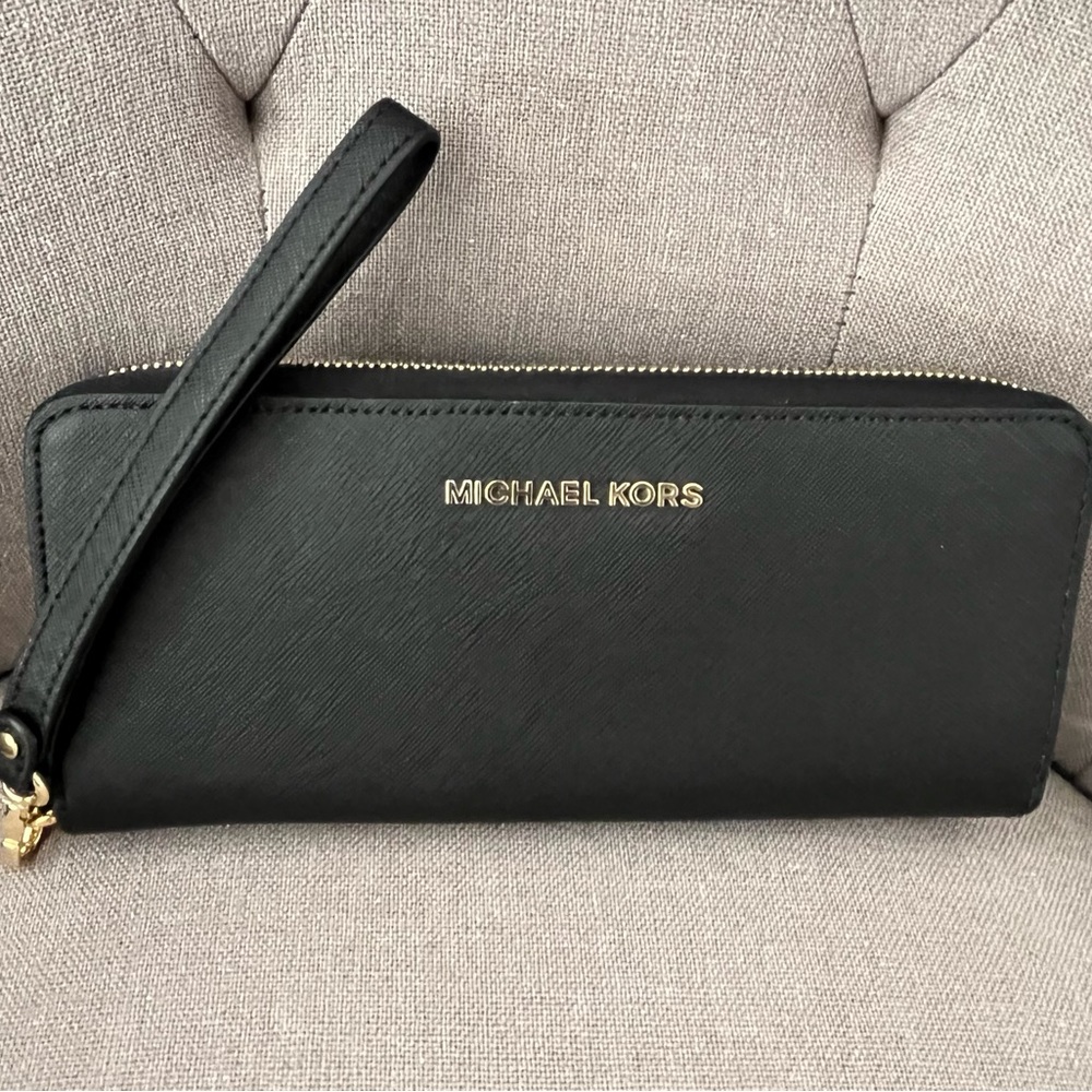 Michael Kors Continental Wallet